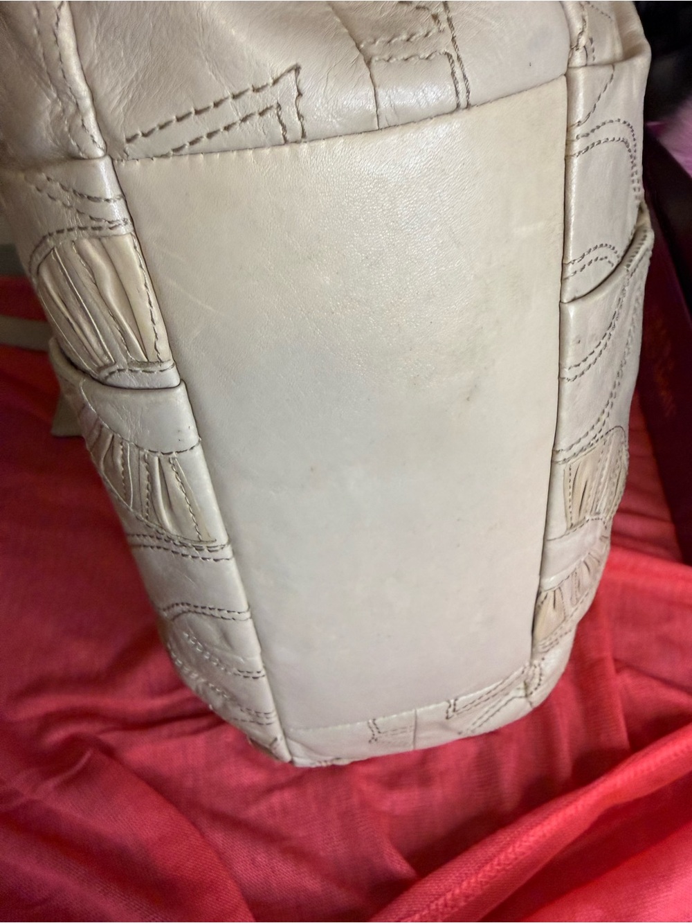 Women's Cream Leather Shoulder Bag - Elegant Neutral Carryall - Picture 5 of 12